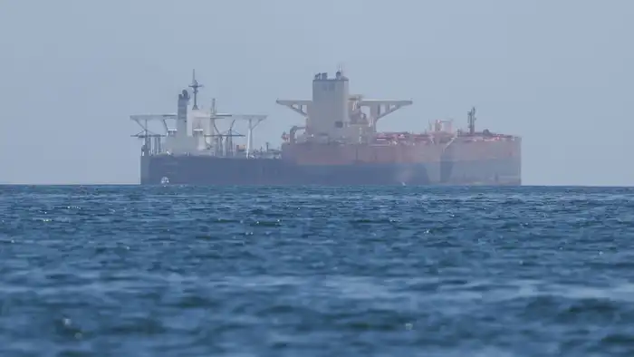 Oil extends losses as Saudi Arabia reportedly offers ship-to-ship crude transfers after pipeline hit